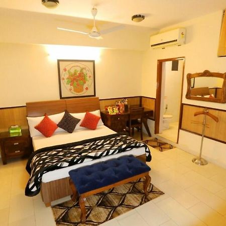 Bhambri Expo House Hotel Delhi  Exterior photo
