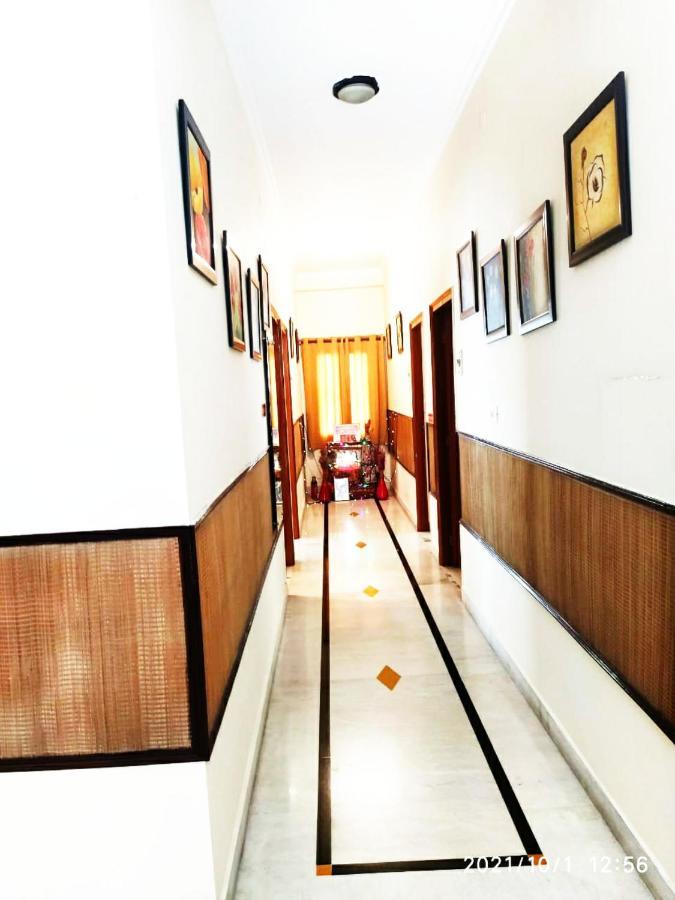 Bhambri Expo House Hotel Delhi  Exterior photo