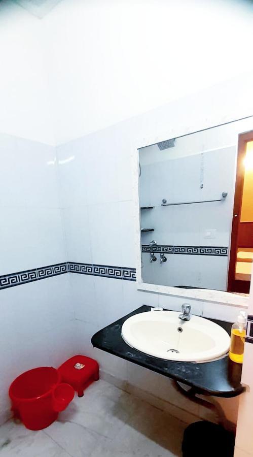 Bhambri Expo House Hotel Delhi  Exterior photo