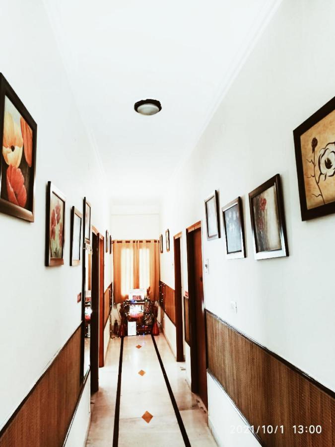 Bhambri Expo House Hotel Delhi  Exterior photo